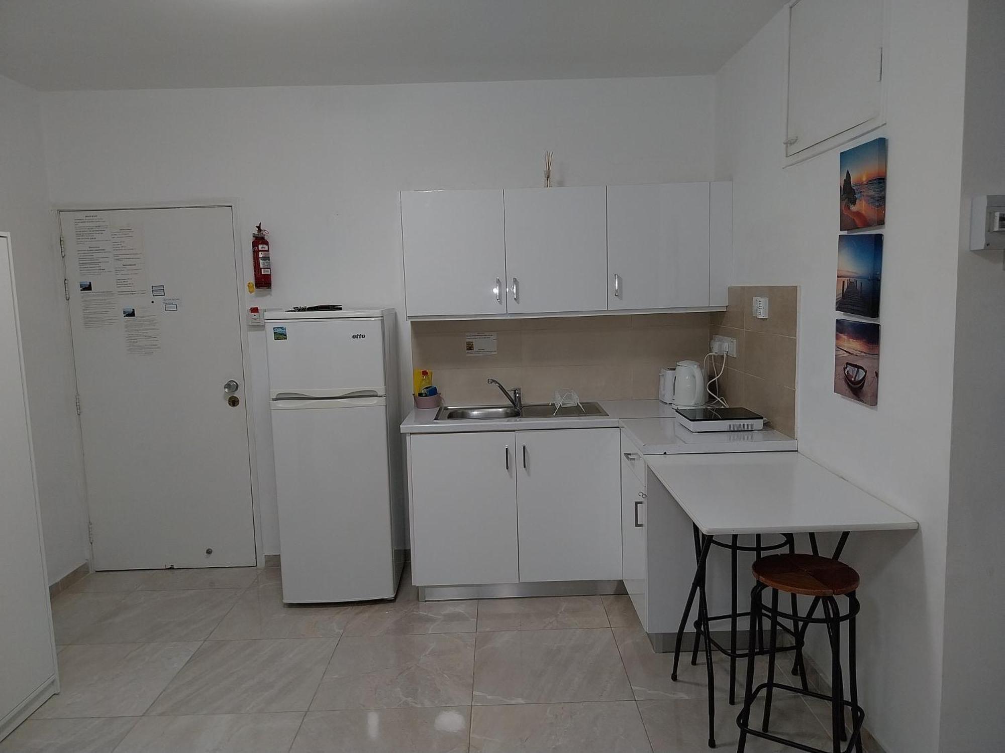 Stelia'S Seagate Studio Apt. Ларнака Екстериор снимка