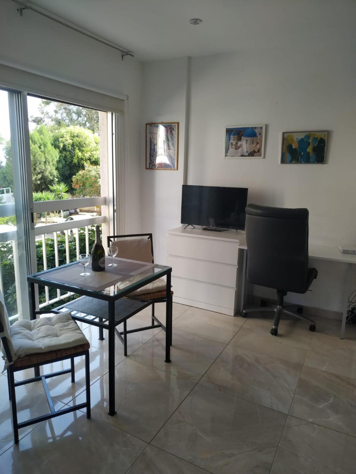 Stelia'S Seagate Studio Apt. Ларнака Екстериор снимка